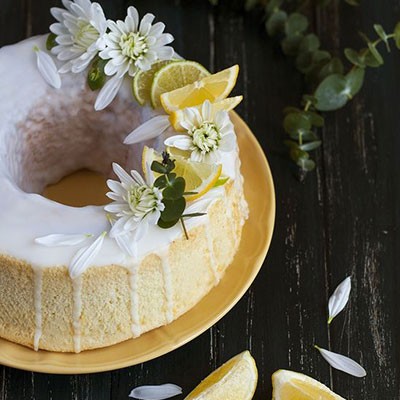 Chiffon cake decorata