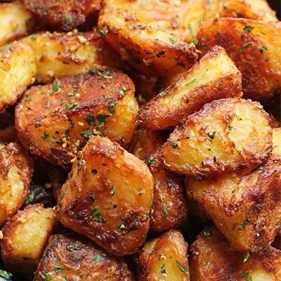 Patate al forno con aglio e rosmarino