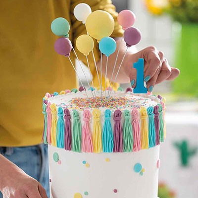 torta decorata in pasta di zucchero