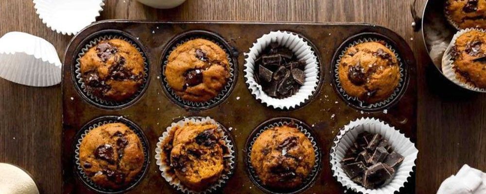 Ricette Halloween: muffin alla zucca e gocce di cioccolato vegani