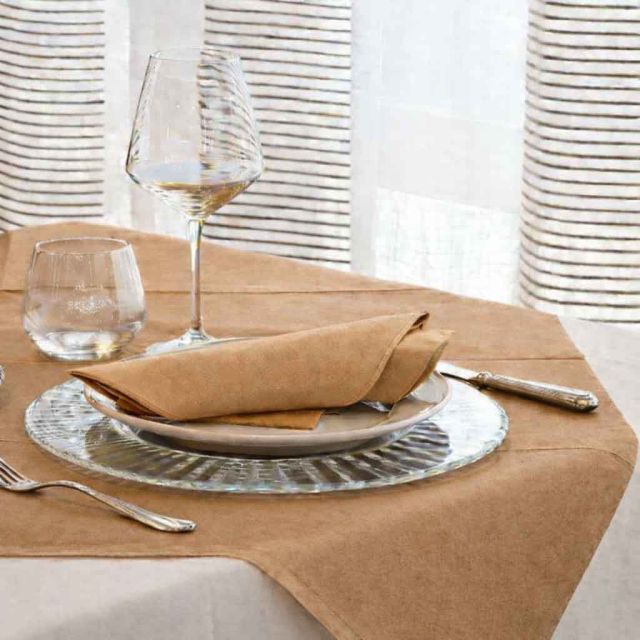 Tovaglie coprimacchia tessuto non tessuto TNT 100x100cm Nocciola Tabacco