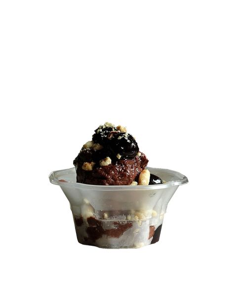 Coppette di plastica trasparente con gelato